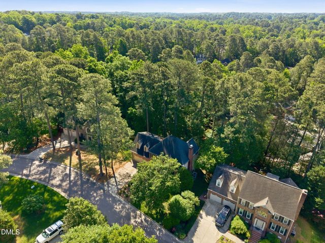 305 Parkknoll Lane, Cary, NC 27519