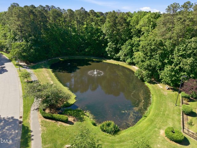 305 Parkknoll Lane, Cary, NC 27519