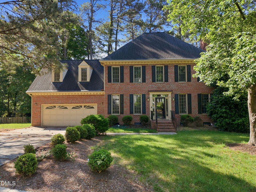 305 Parkknoll Lane, Cary, NC 27519