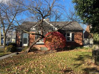 1678 N Taunton Road, Birmingham, MI 48009