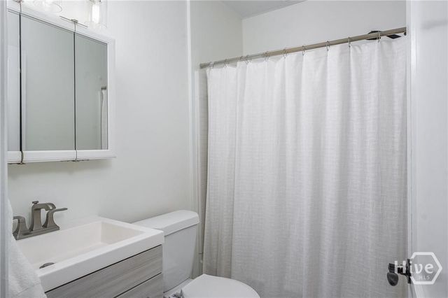 2220 E 38th Street, Savannah, GA 31404