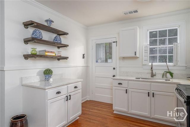 2220 E 38th Street, Savannah, GA 31404