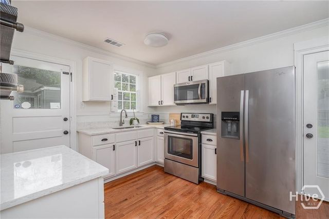 2220 E 38th Street, Savannah, GA 31404