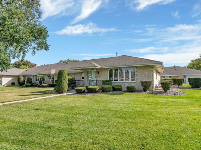 18233 Michigan Court 73, Orland Park, IL 60467