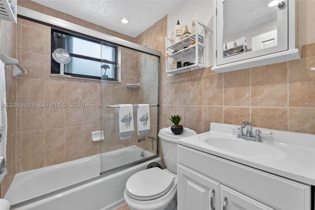 4211 NW 11th Ave, Oakland Park, FL 33309