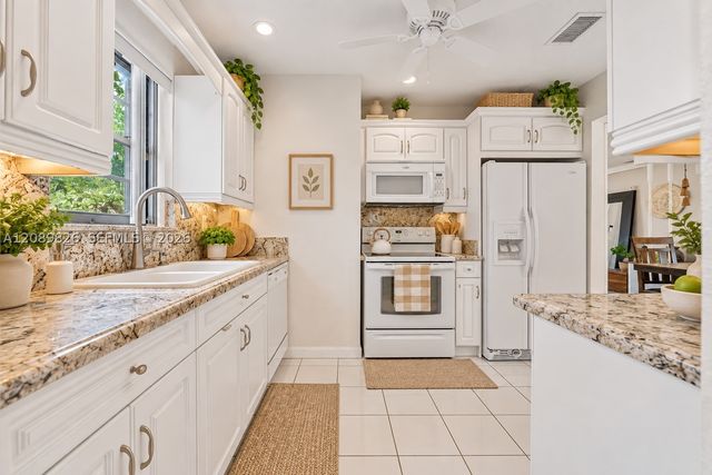 4211 NW 11th Ave, Oakland Park, FL 33309