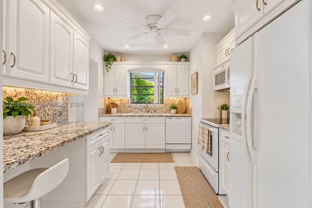 4211 NW 11th Ave, Oakland Park, FL 33309