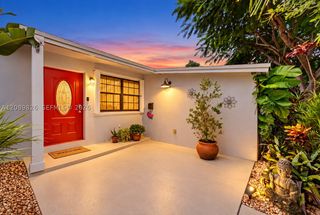 4211 NW 11th Ave, Oakland Park, FL 33309