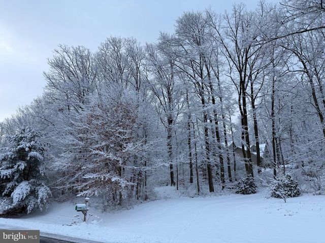 6 WHITETAIL DR, Robesonia, PA 19551