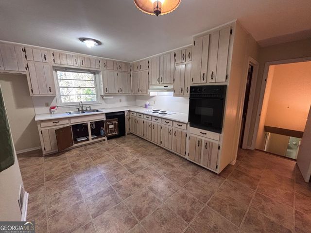 4884 Oakside Drive, Stone Mountain, GA 30088