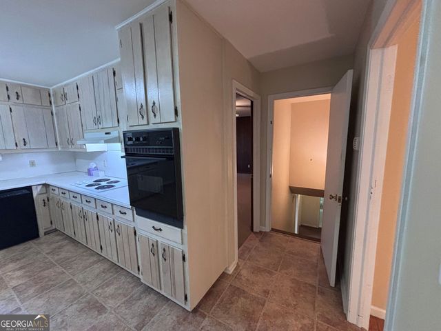 4884 Oakside Drive, Stone Mountain, GA 30088