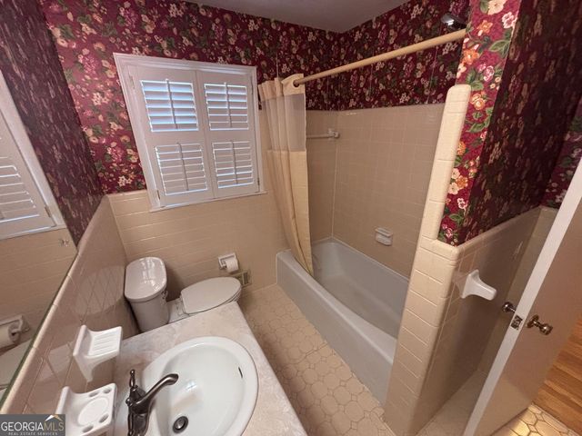 4884 Oakside Drive, Stone Mountain, GA 30088