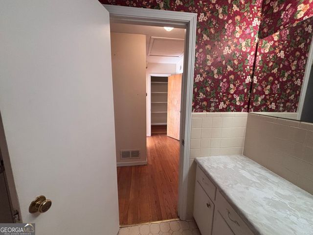 4884 Oakside Drive, Stone Mountain, GA 30088