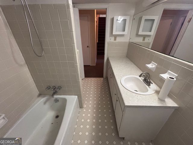 4884 Oakside Drive, Stone Mountain, GA 30088