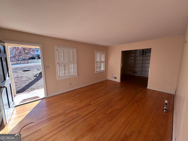 4884 Oakside Drive, Stone Mountain, GA 30088