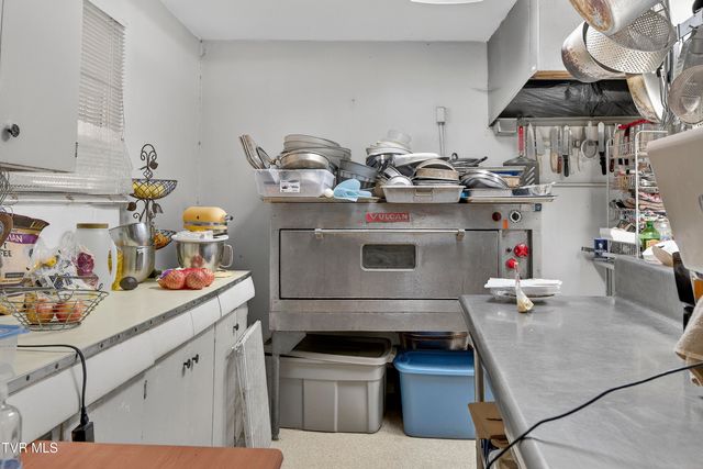 302 Southwest Front Street, Abingdon, VA 24210