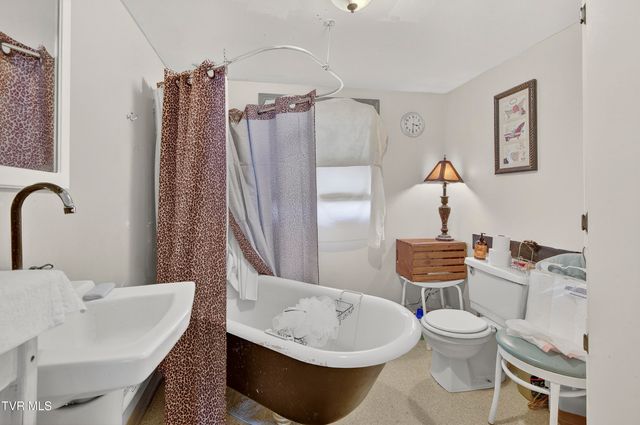 302 Southwest Front Street, Abingdon, VA 24210