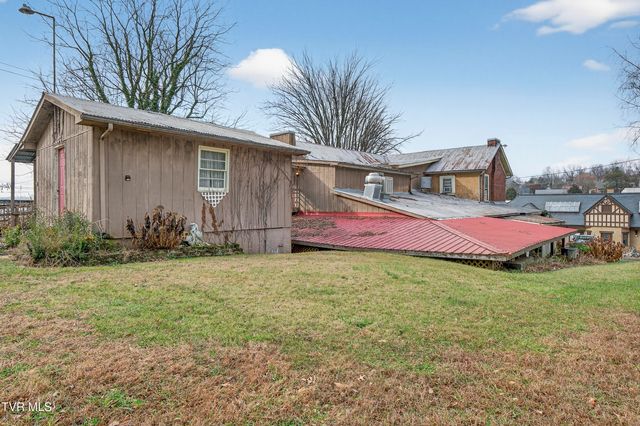 302 Southwest Front Street, Abingdon, VA 24210