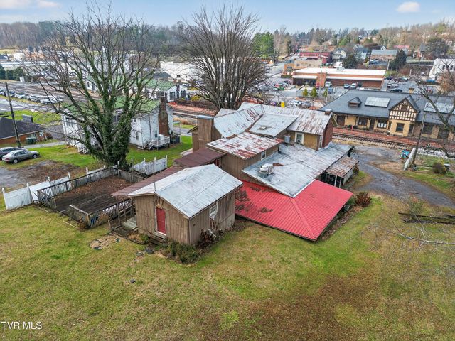 302 Southwest Front Street, Abingdon, VA 24210