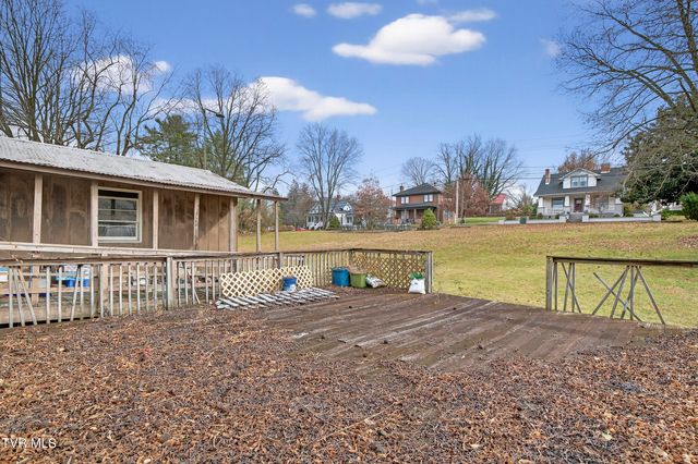 302 Southwest Front Street, Abingdon, VA 24210