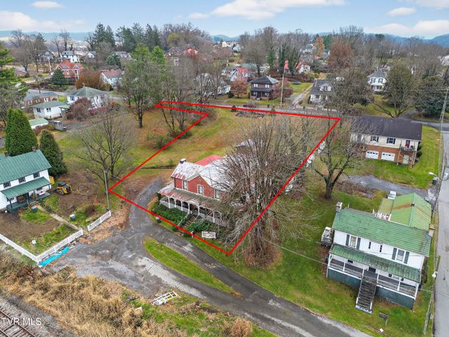 302 Southwest Front Street, Abingdon, VA 24210