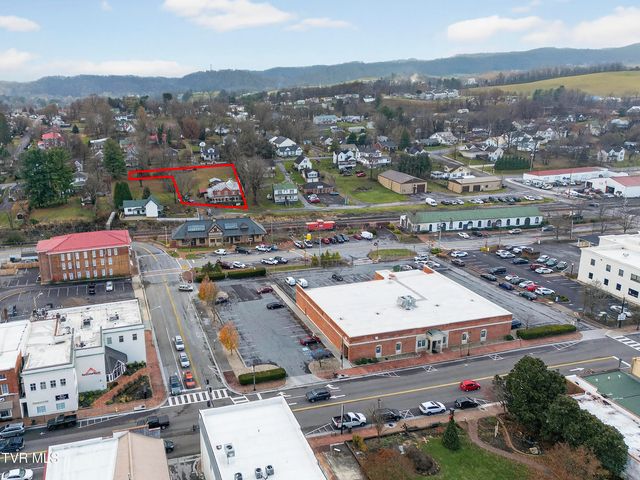 302 Southwest Front Street, Abingdon, VA 24210