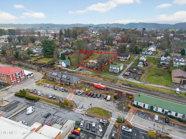 302 Southwest Front Street, Abingdon, VA 24210