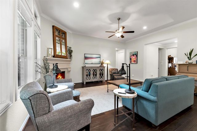 1015 Ginger Glade Lane, Pinehurst, TX 77362