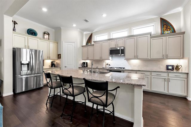 1015 Ginger Glade Lane, Pinehurst, TX 77362