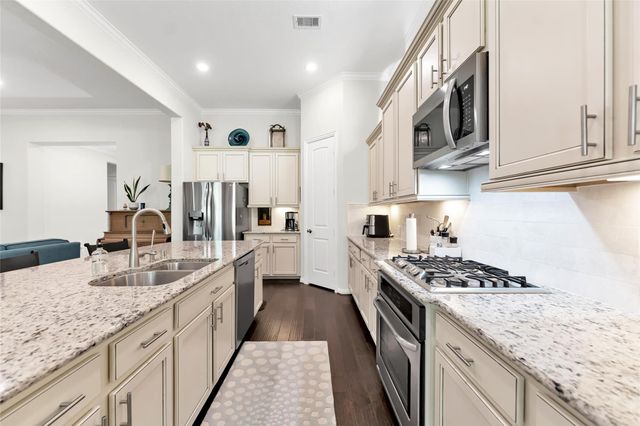 1015 Ginger Glade Lane, Pinehurst, TX 77362