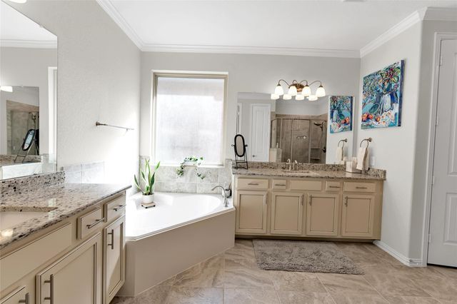 1015 Ginger Glade Lane, Pinehurst, TX 77362