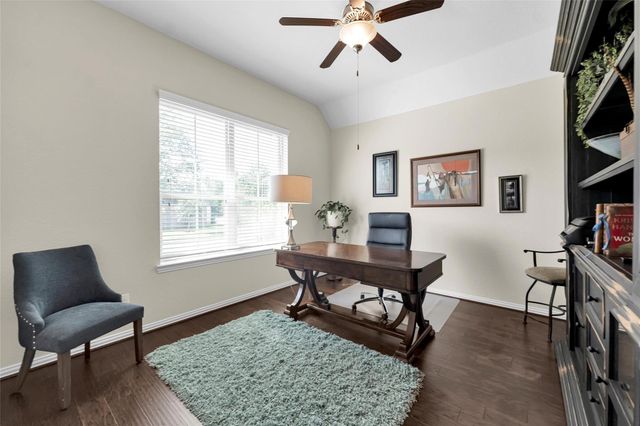 1015 Ginger Glade Lane, Pinehurst, TX 77362