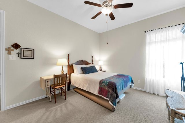 1015 Ginger Glade Lane, Pinehurst, TX 77362