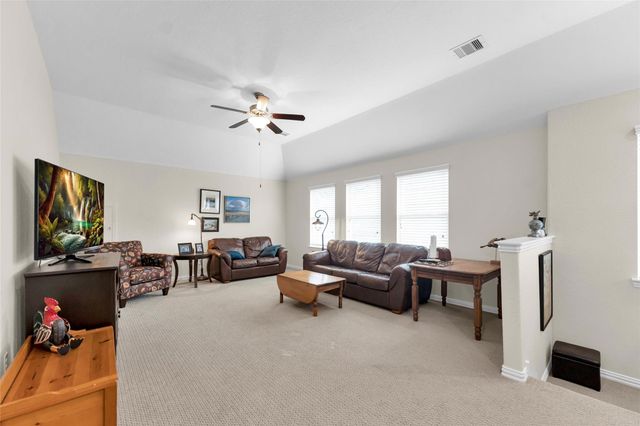 1015 Ginger Glade Lane, Pinehurst, TX 77362