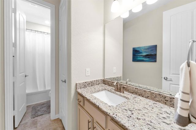 1015 Ginger Glade Lane, Pinehurst, TX 77362