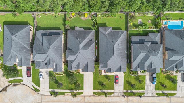 1015 Ginger Glade Lane, Pinehurst, TX 77362