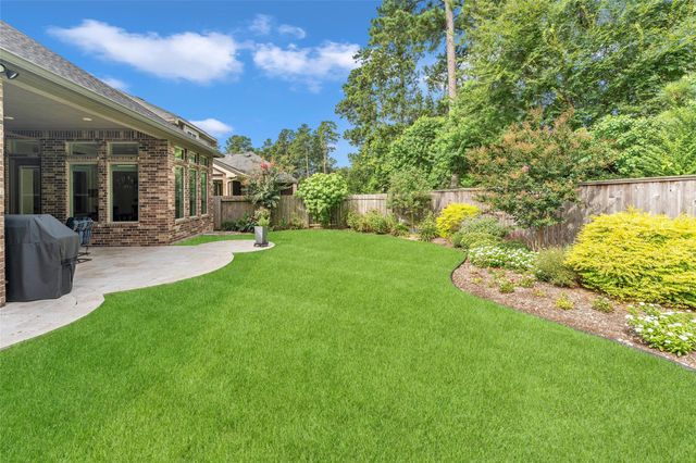 1015 Ginger Glade Lane, Pinehurst, TX 77362