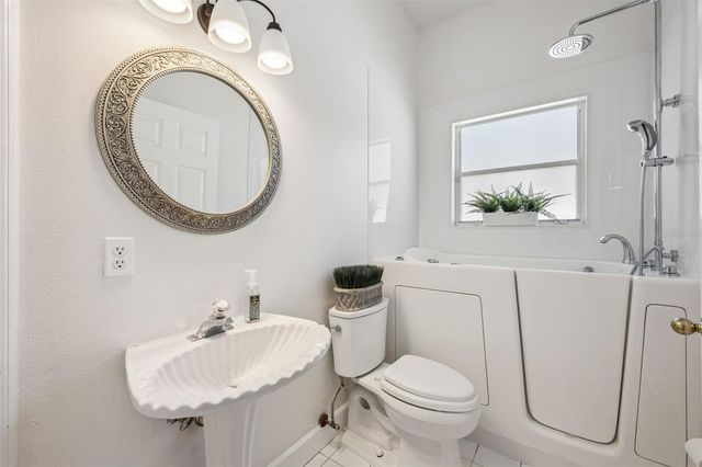 8072 CANYON LAKE CIRCLE, Orlando, FL 32835