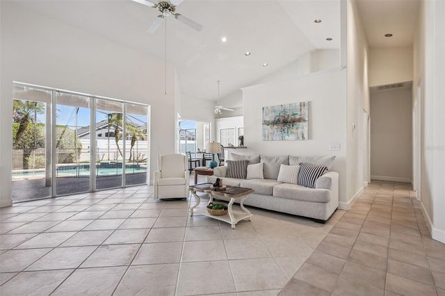 8072 CANYON LAKE CIRCLE, Orlando, FL 32835