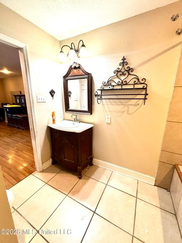 2806 Lynwood Street, Pascagoula, MS 39567