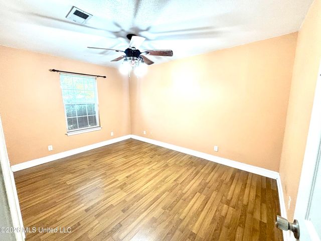 2806 Lynwood Street, Pascagoula, MS 39567