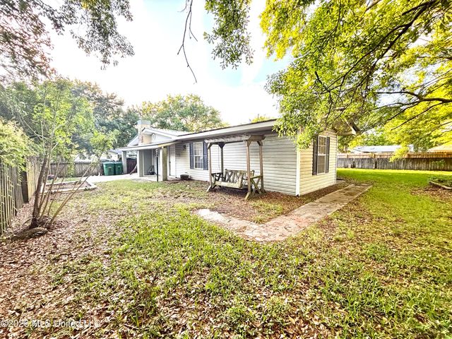 2806 Lynwood Street, Pascagoula, MS 39567