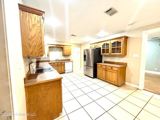 2806 Lynwood Street, Pascagoula, MS 39567