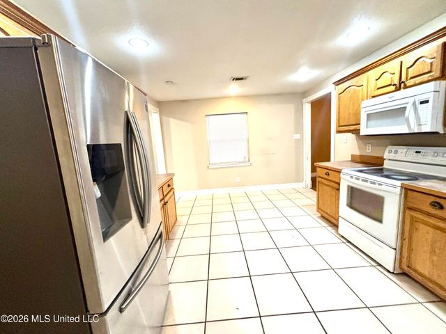 2806 Lynwood Street, Pascagoula, MS 39567