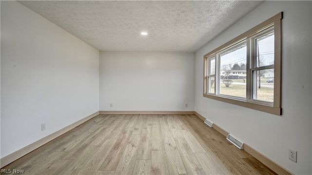 362 Jettie Avenue NE, Canton, OH 44730