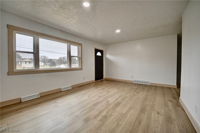 362 Jettie Avenue NE, Canton, OH 44730