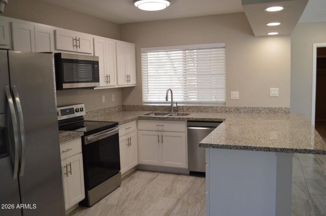 2910 W MARCONI Avenue 113, Phoenix, AZ 85053