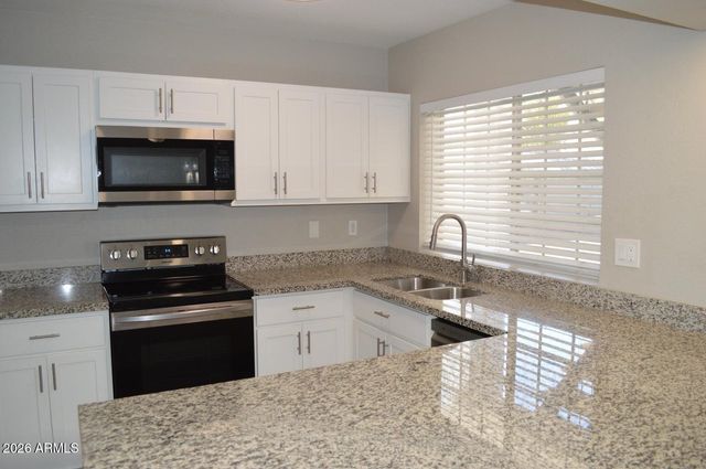 2910 W MARCONI Avenue 113, Phoenix, AZ 85053