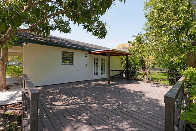1230 F Road, Loxahatchee Groves, FL 33470