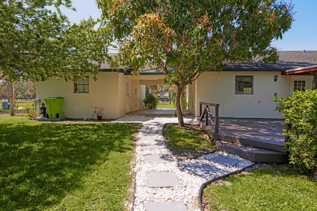 1230 F Road, Loxahatchee Groves, FL 33470